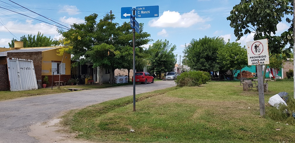 ¿la calle manchi no es más doble mano?