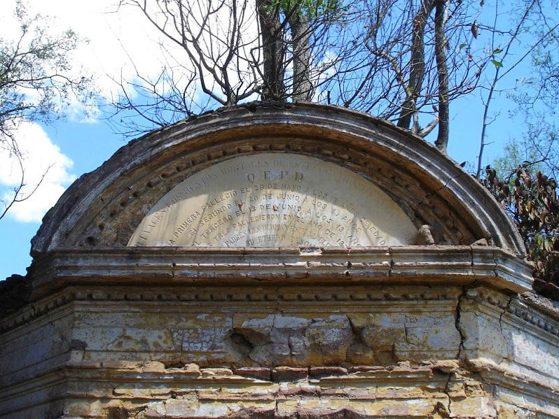 Cementerio Sud: los antropólogos siguen trabajando 2 Cementerio sud: los antropólogos siguen trabajando 1