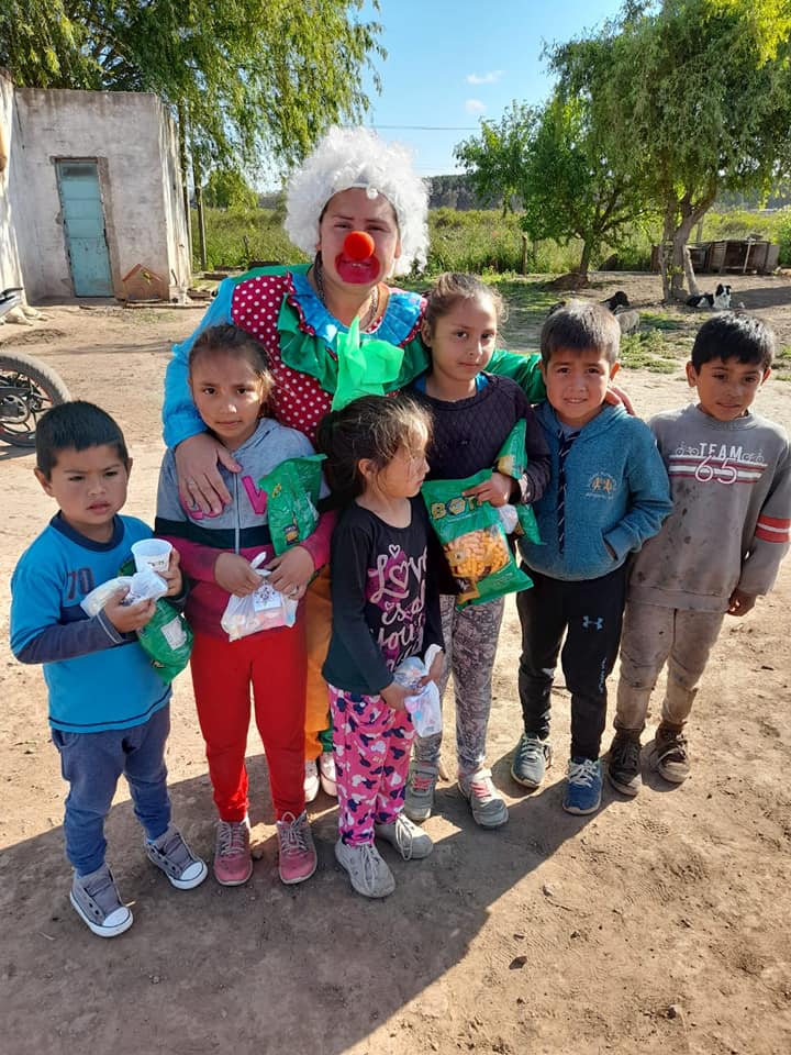 Soplín, la payasa solidaria 2 Soplín, la payasa solidaria 1