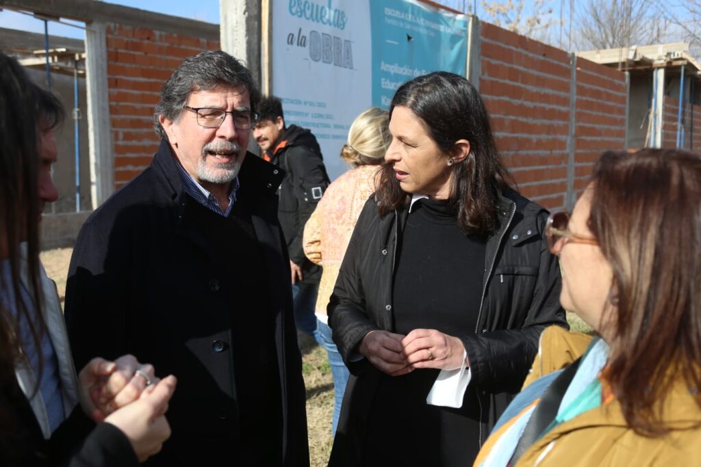 Alberto Sileoni junto a Marina Moretti en su visita a nuestra ciudad