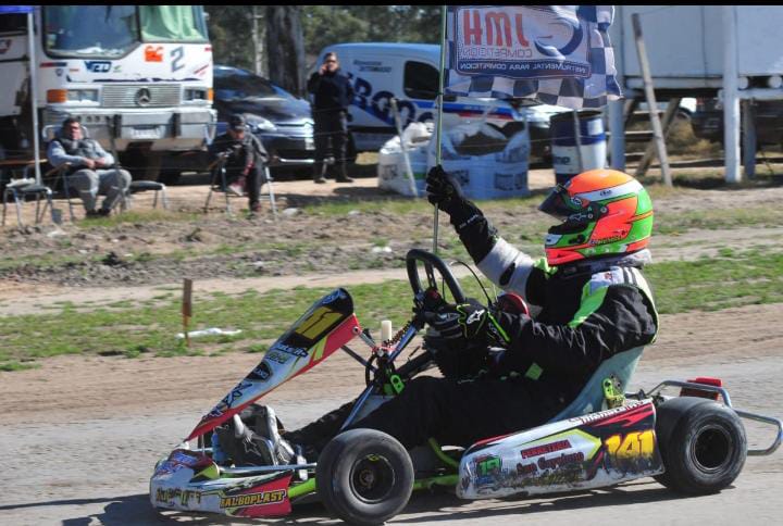 Karting: traverso ganó en zárate y mehats en navarro  2