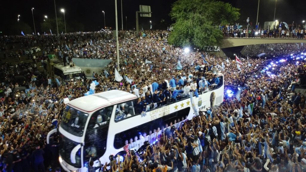 Caravana y festejo eterno: horario y recorrido de la scaloneta 1 Caravana y festejo eterno: horario y recorrido de la scaloneta