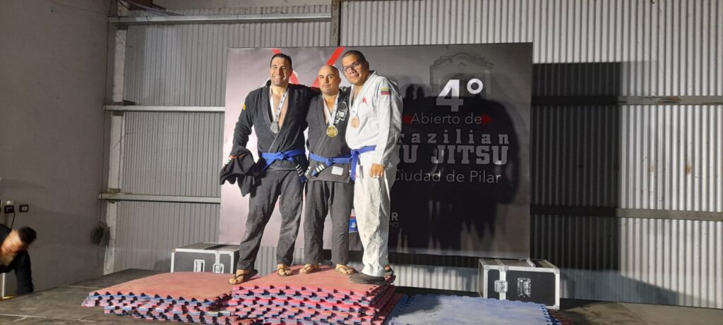 Gilenses consiguieron medallas en el abierto de pilar