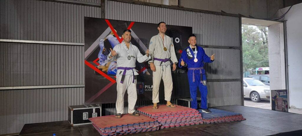 Gilenses consiguieron medallas en el abierto de pilar 1