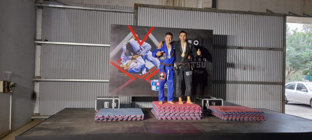 Gilenses consiguieron medallas en el abierto de pilar 2