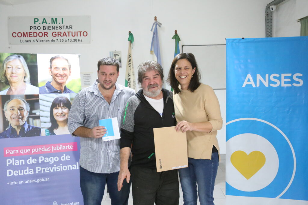 Emotivo acto por los primeros 60 jubilados a través de la nueva moratoria previsional 3 Emotivo acto por los primeros 60 jubilados a través de la nueva moratoria previsional 2