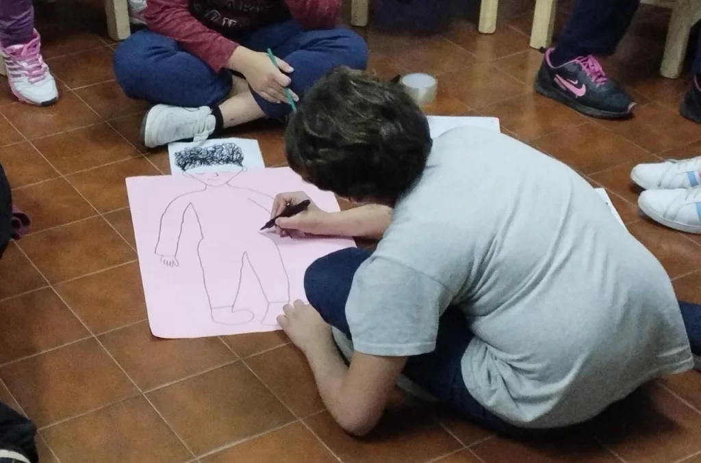 El Ministerio de las Mujeres de la provincia brindó un taller de ESI en Giles 2 El ministerio de las mujeres de la provincia brindó un taller de esi en giles 1