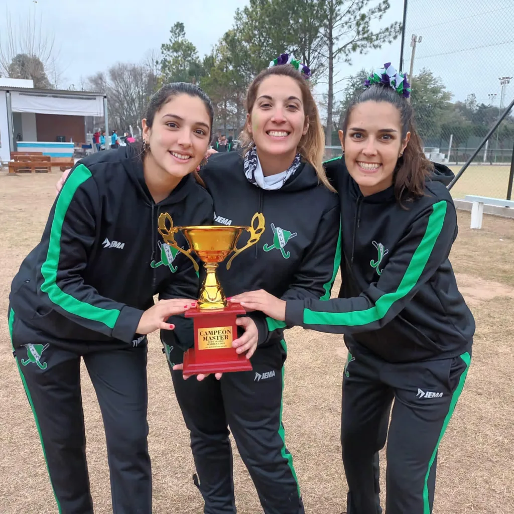 Hockey: villa manchi campeón del torneo máster