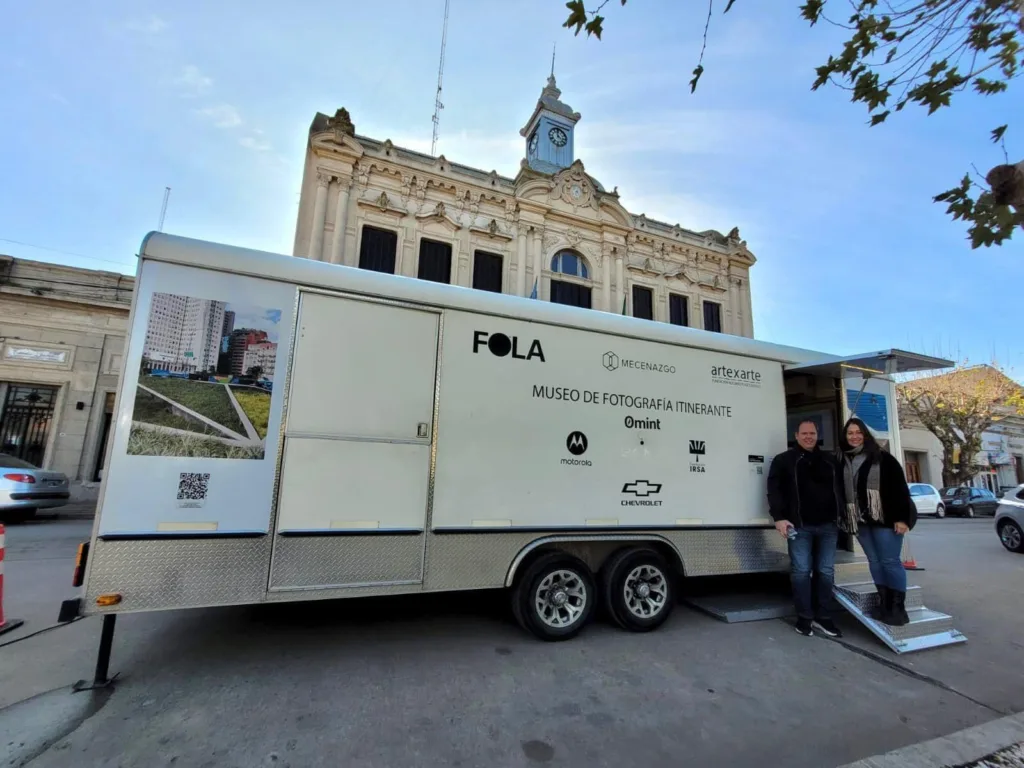 La fotógrafa Gabriela Fiore y el gestor cultural Gastón Deleaute invitan a recorrer la muestra fotográfica itinerante