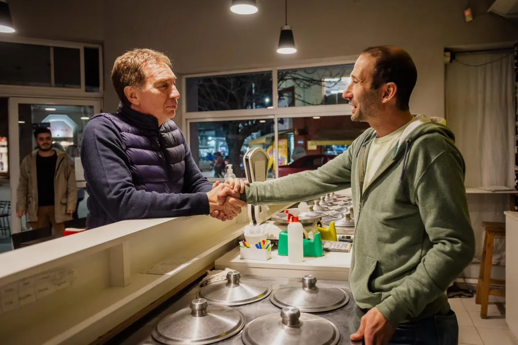 Diego Santilli estuvo en Giles acompañando a Mercedes Condesse 2 Diego santilli estuvo en giles acompañando a mercedes condesse 1