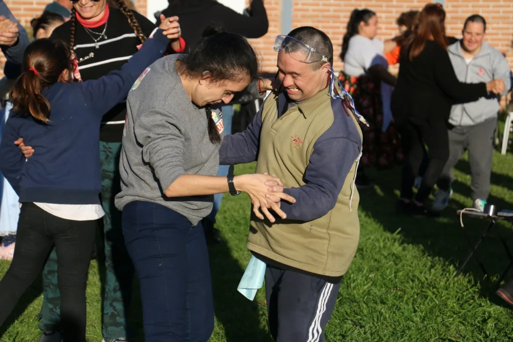 El día del folklore se celebró a puro baile en adea 1