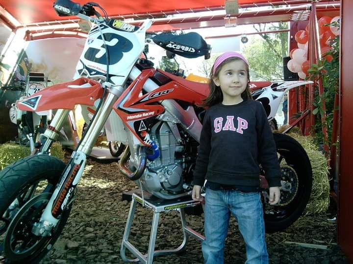 Anita gil y un sueño sobre ruedas