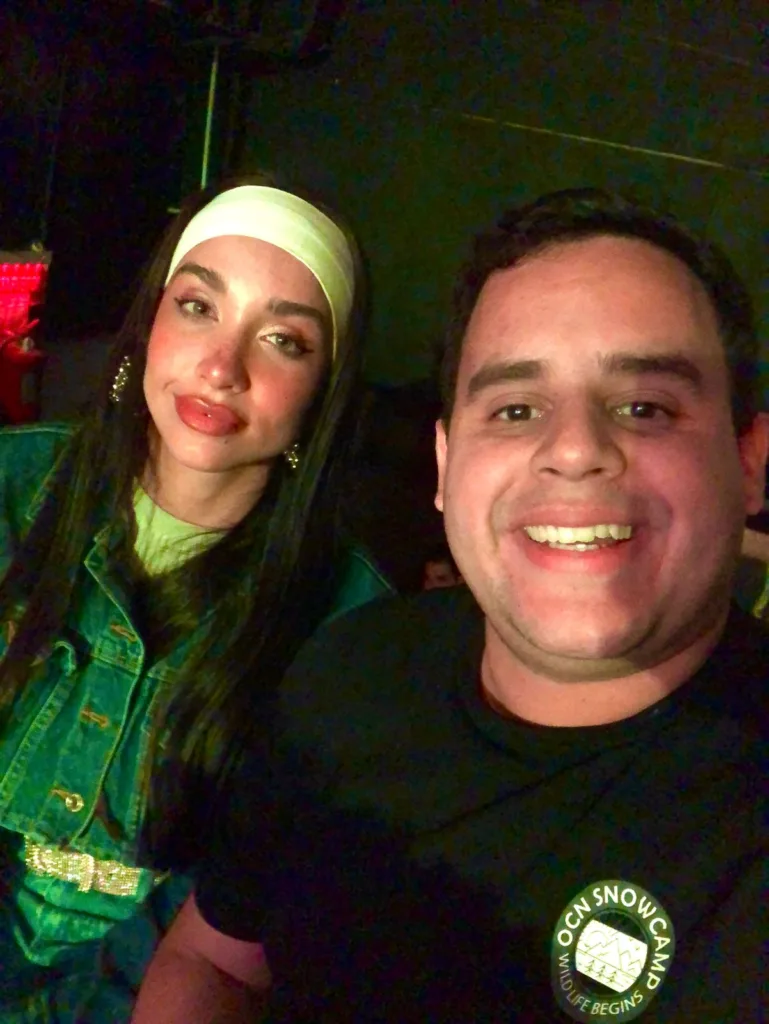 La mega estrella pop que visitó complejo aeropuerto