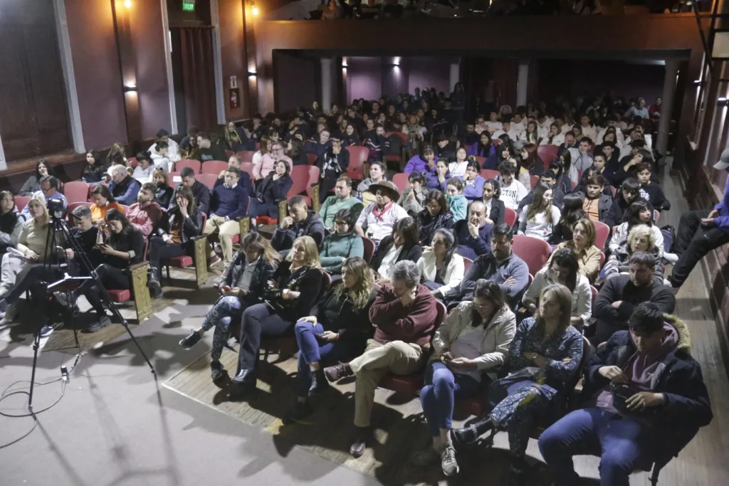El debate electoral organizado por alumnos de la secundaria n° 1 fue un éxito