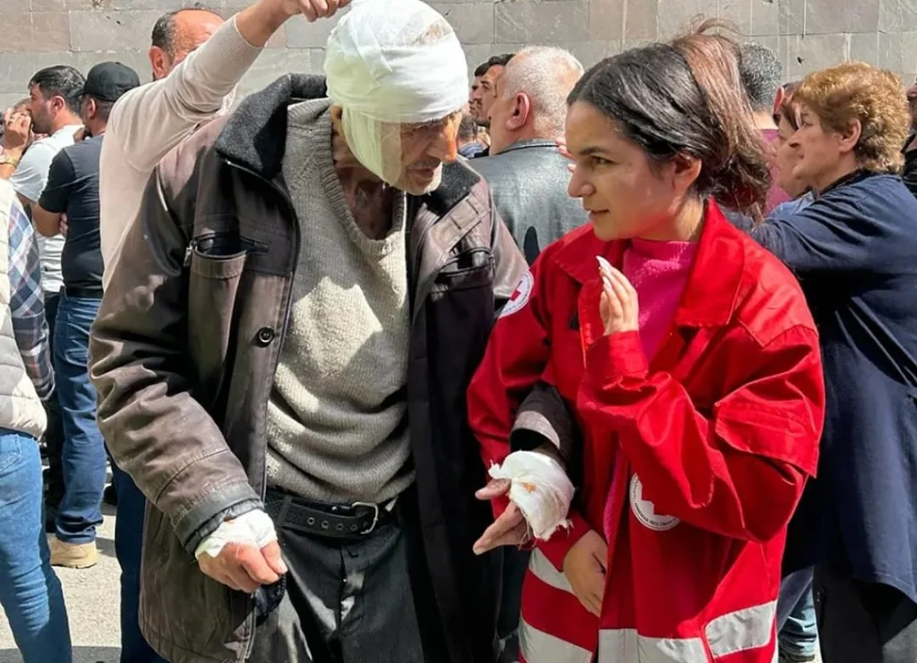 Mauro vivas comandó la misión humanitaria que llevó donaciones a armenia 2