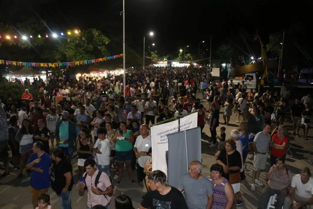 Los vecinos disfrutaron de los "corsos de mi ciudad" 1