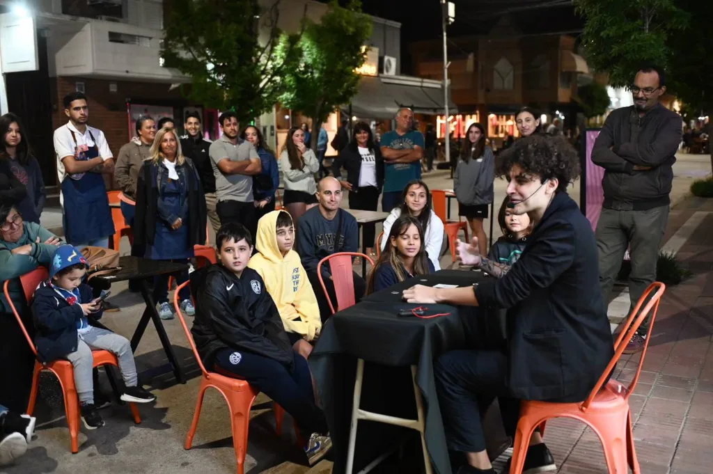 La peatonal gilense convocó a miles de vecinos [fotos] 2