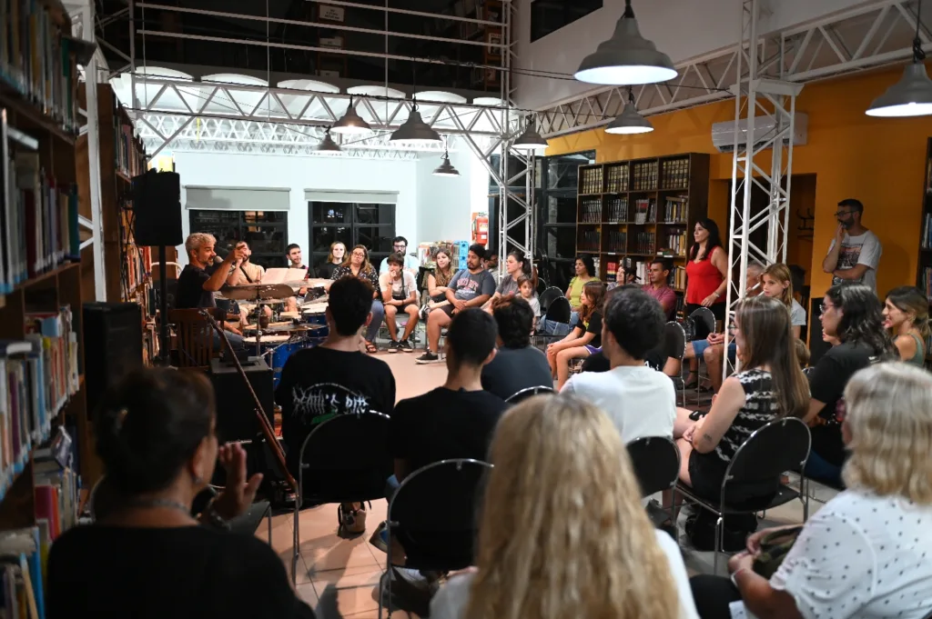 La peatonal gilense convocó a miles de vecinos [fotos] 6