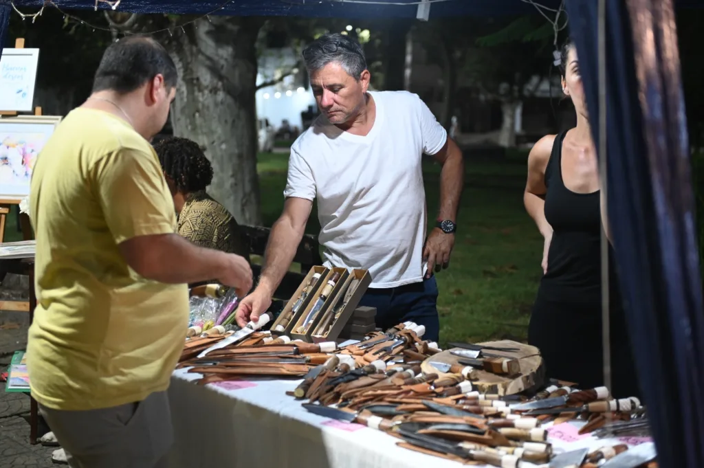 La peatonal gilense convocó a miles de vecinos [fotos] 7