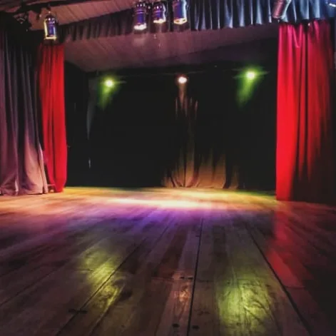 Teatro de villa ruiz: un pulmón para respirar arte puro