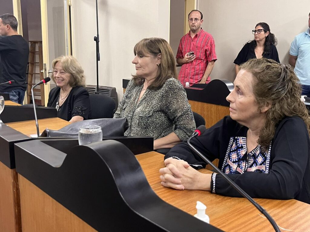 HCD: Reconocen a vecinas por su labor en la comunidad 1 Hcd: reconocen a vecinas por su labor en la comunidad