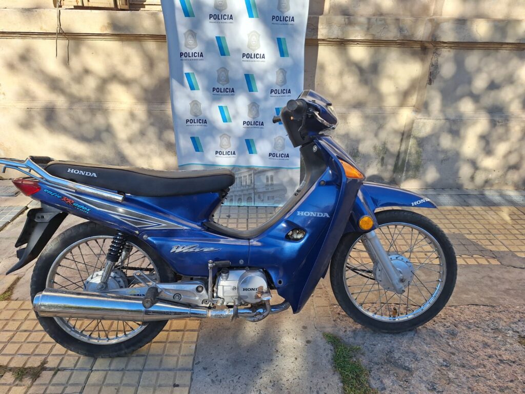 Llegaron de areco, robaron una moto y fueron detenidos