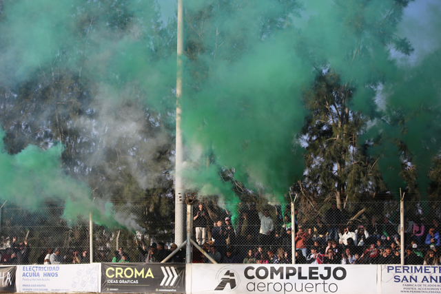 Frontón ganó, gustó y goleó en el clásico 1