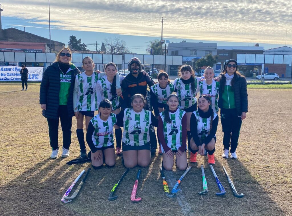 Hockey: frontón y villa manchi arrasan