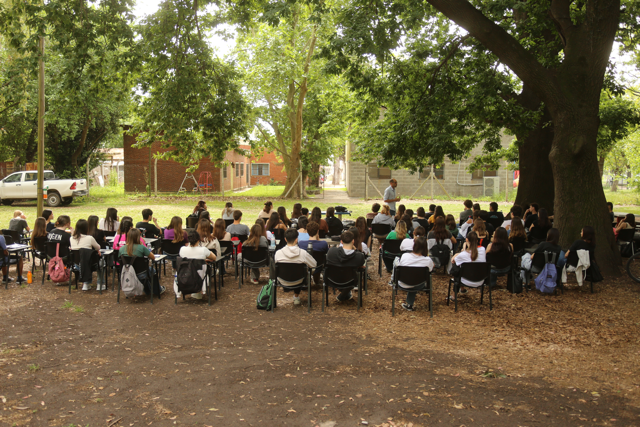 El cbc realizó clases públicas en giles 1