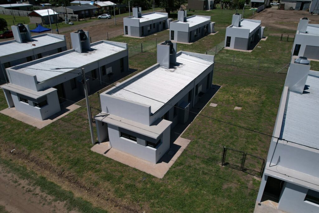 Gilenses acompañaron al gobernador Kicillof en la zona 2 Gilenses acompañaron al gobernador kicillof en la zona 1