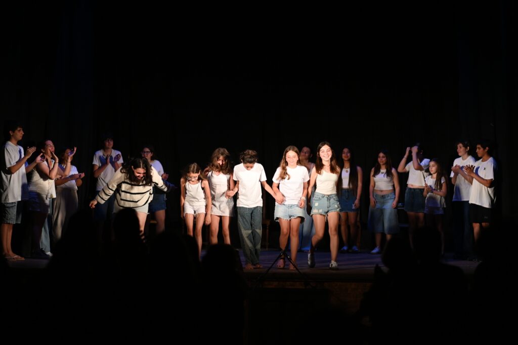 El teatro adolescente realizó la muestra anual 1