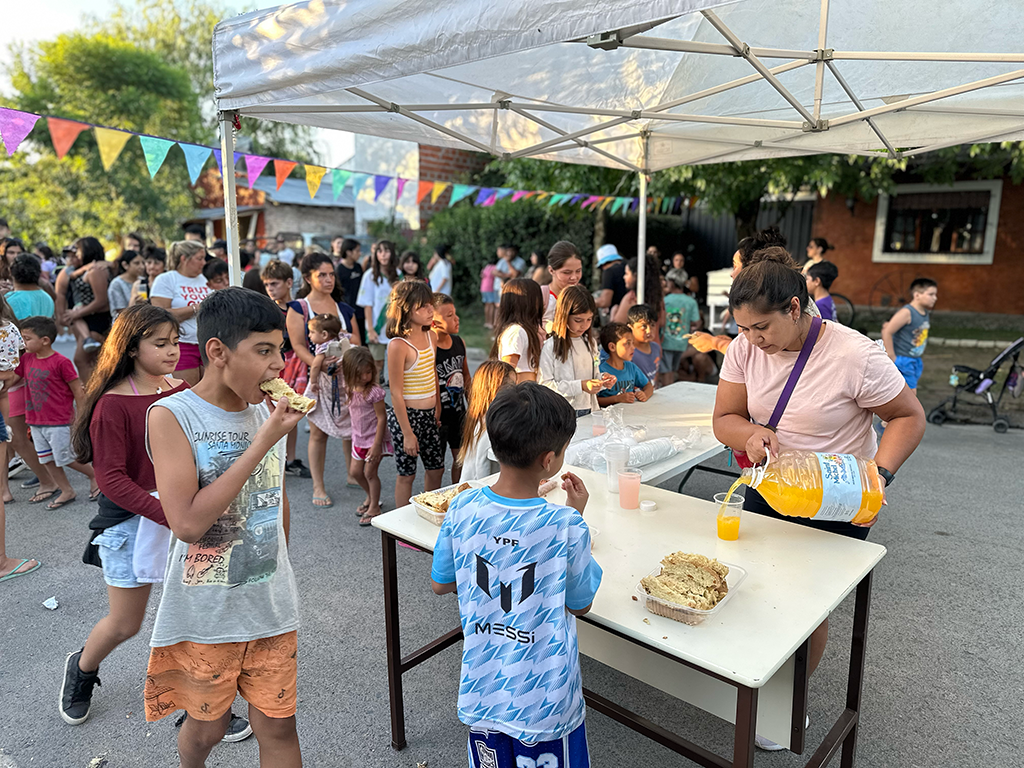 Los reyes magos sorprendieron a cientos de niños gilenses