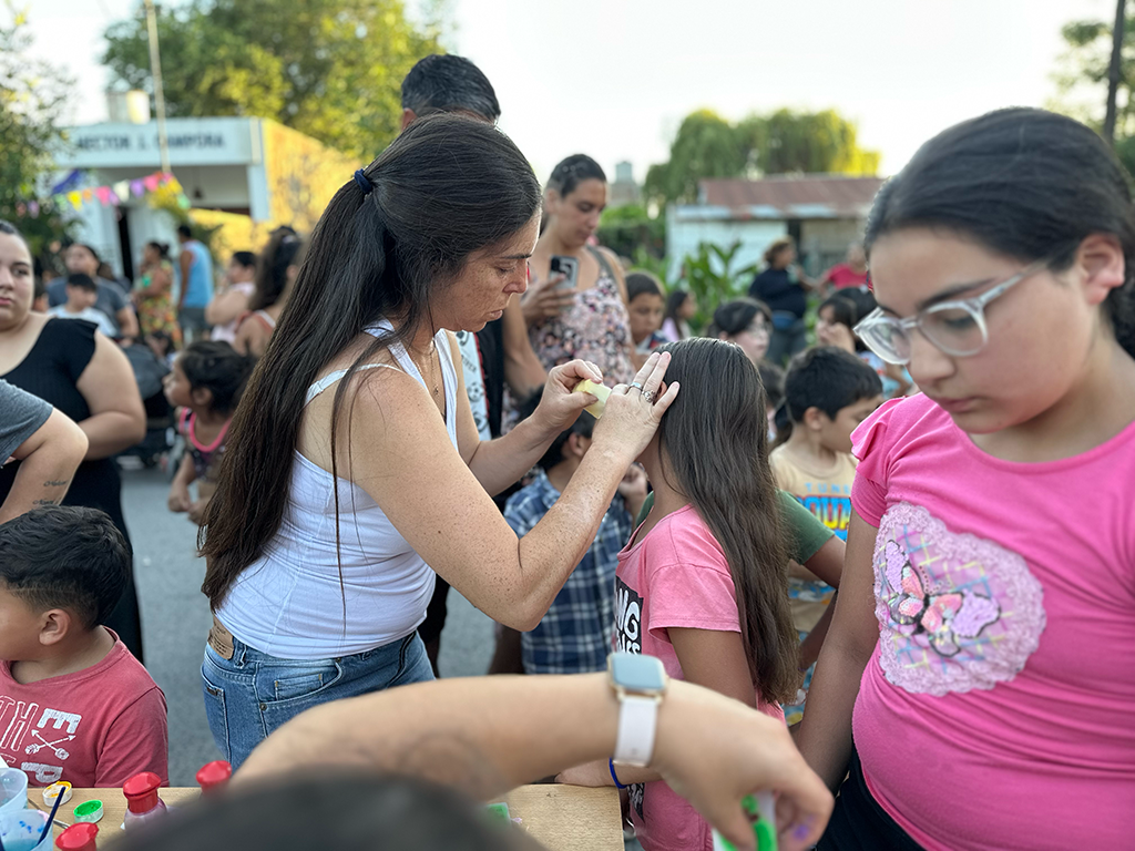 Los reyes magos sorprendieron a cientos de niños gilenses 3