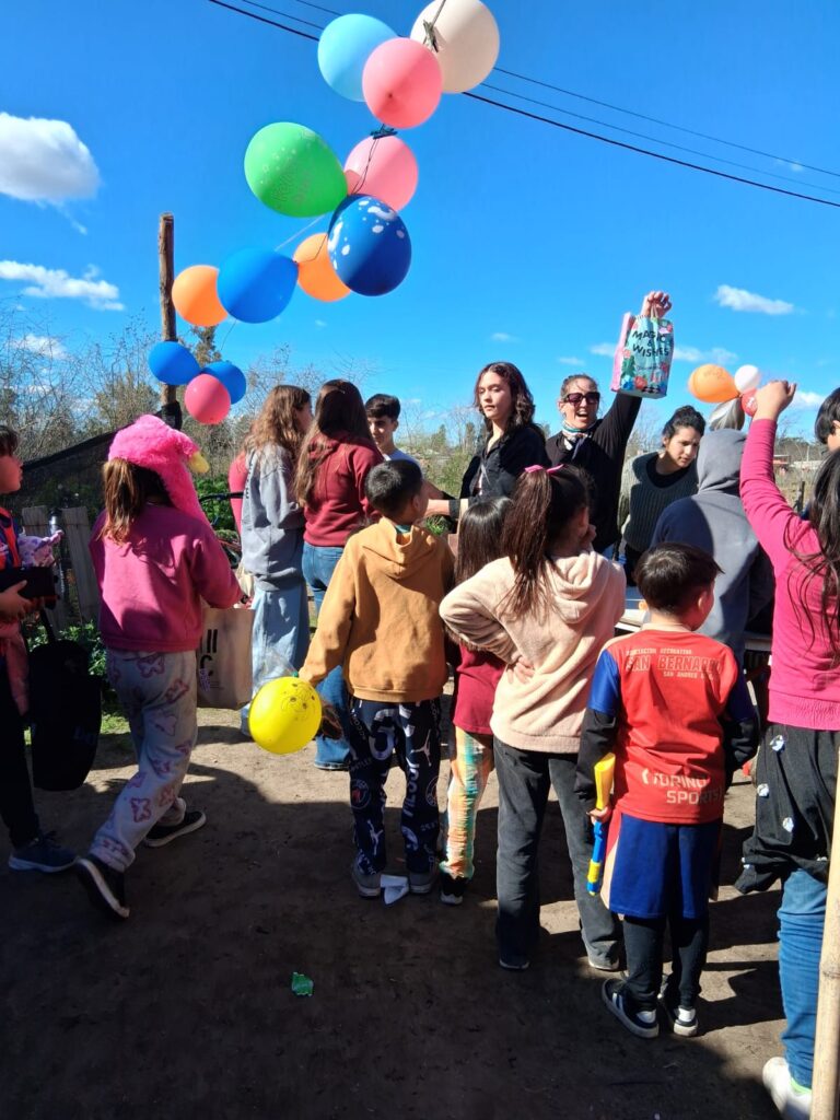 Unión y Solidaridad en el Merendero Pies Descalzos 2 Unión y solidaridad en el merendero pies descalzos 1