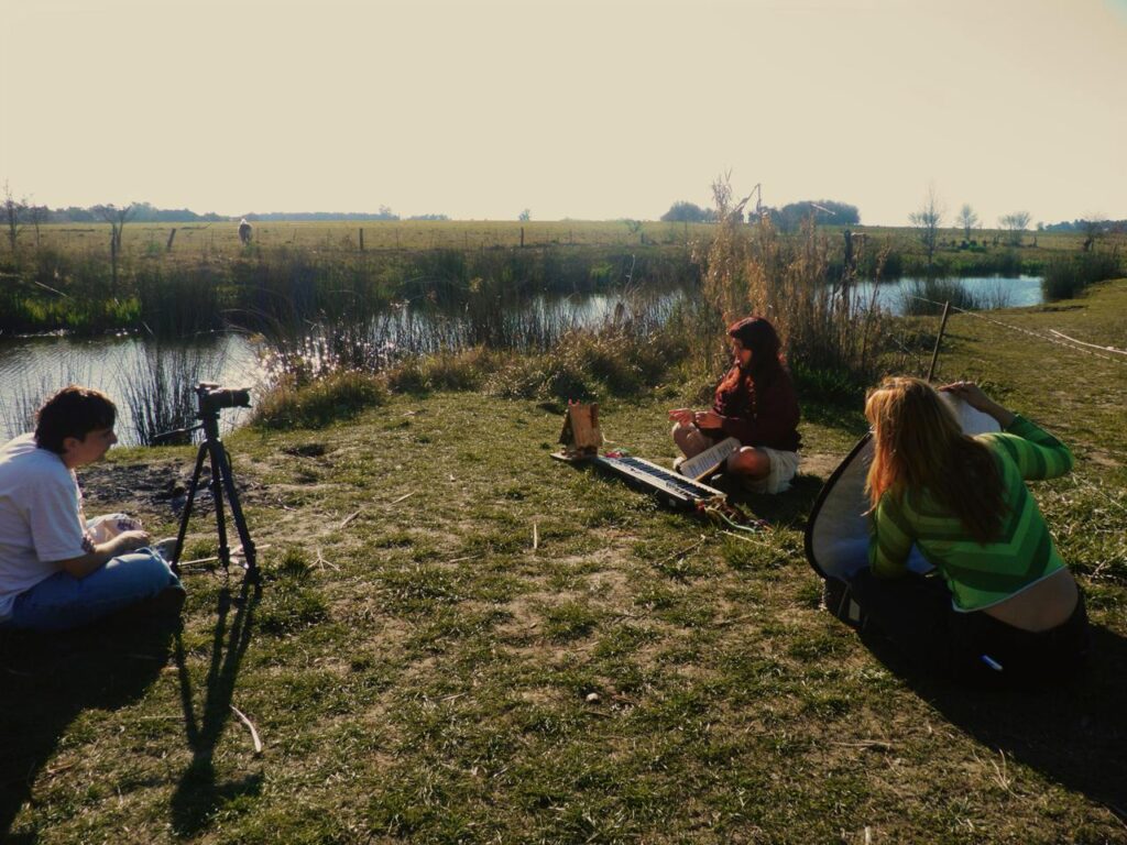 Gina duarte estrenó su nuevo tema inspirado en su infancia en villa ruiz