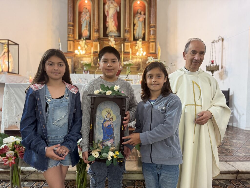 Patronales de azcuénaga: se realizó la misa en honor a la virgen del rosario