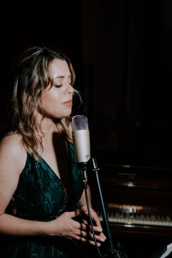 Yesica andrada competirá en el festival de la música italiana