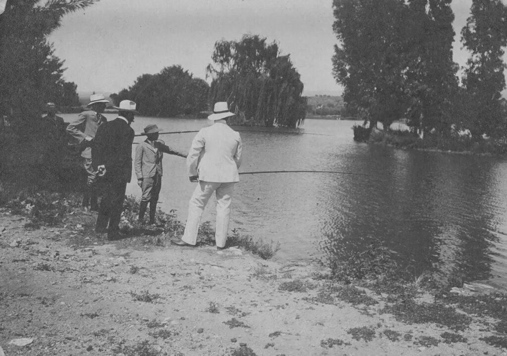 Foto ilustrativa. Roca pescando en su estancia La Paz, en Córdoba, donde vacacionaba.