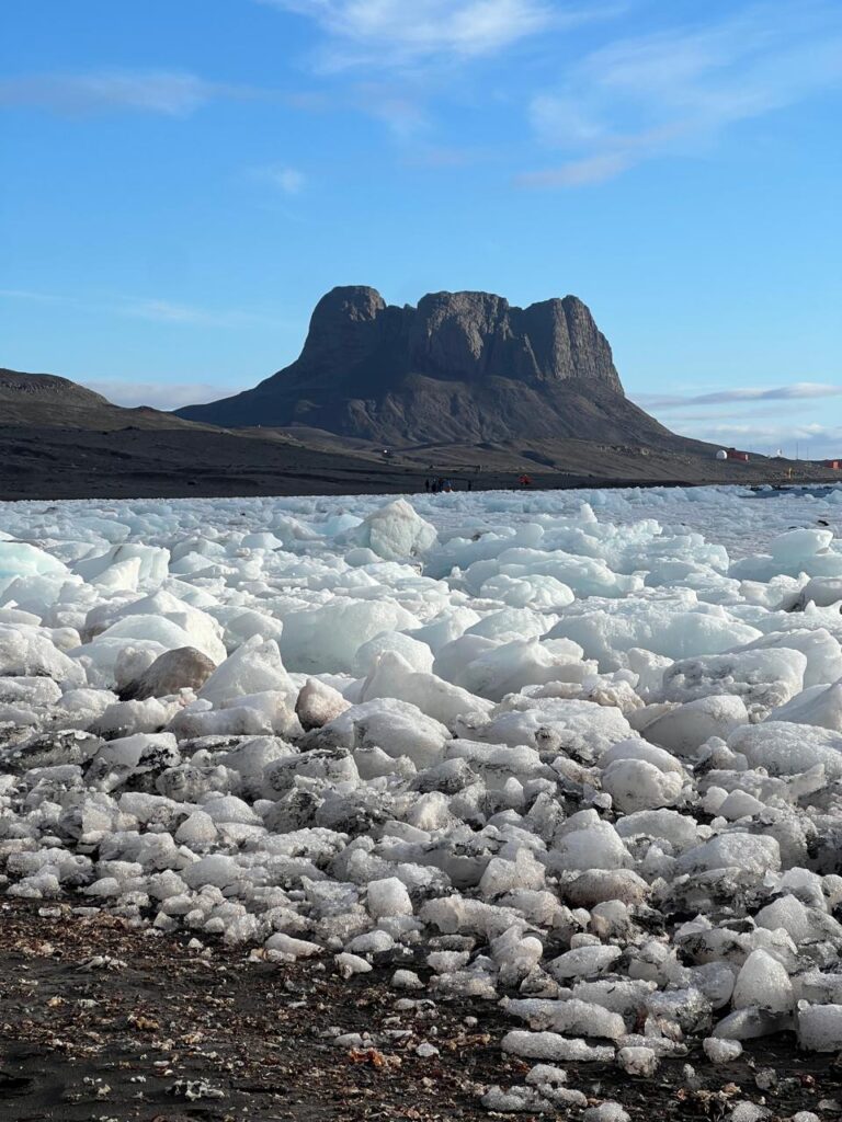 Mariano valli: "la antártida no permite el negacionismo, el retroceso glaciar es evidente"