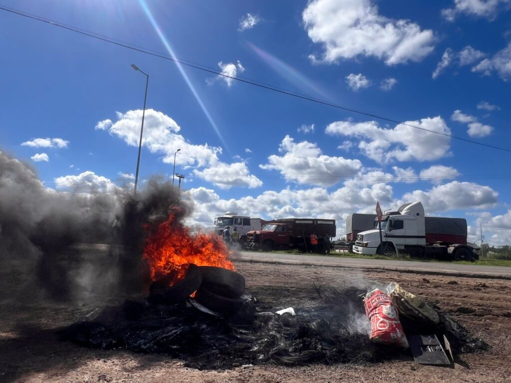 Protesta de transportistas en giles: "nos estamos fundiendo trabajando"