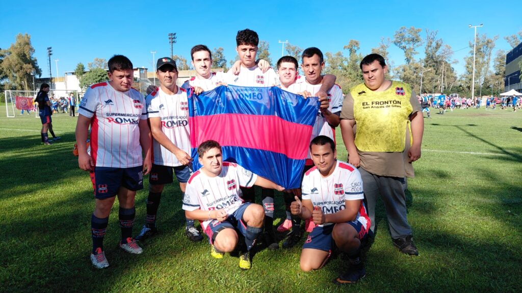 El frontón jugó la liga inclusiva de fútbol de olimpiadas especiales 1