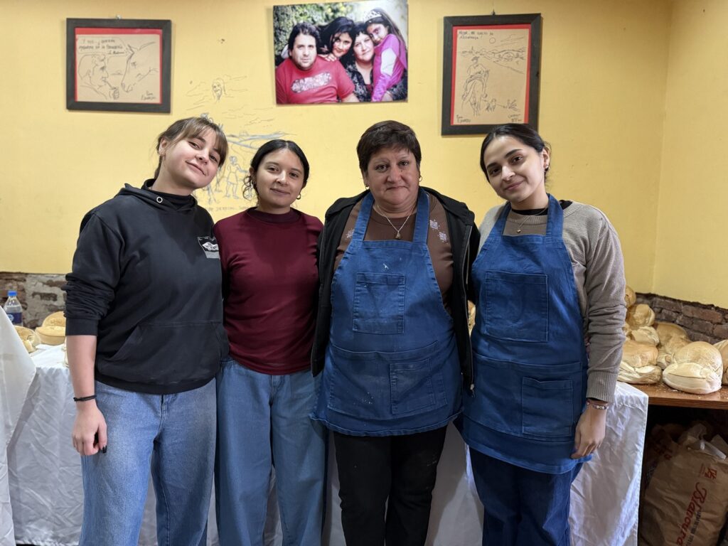 Azcuénaga tuvo su "pre-fiesta de la galleta de campo"