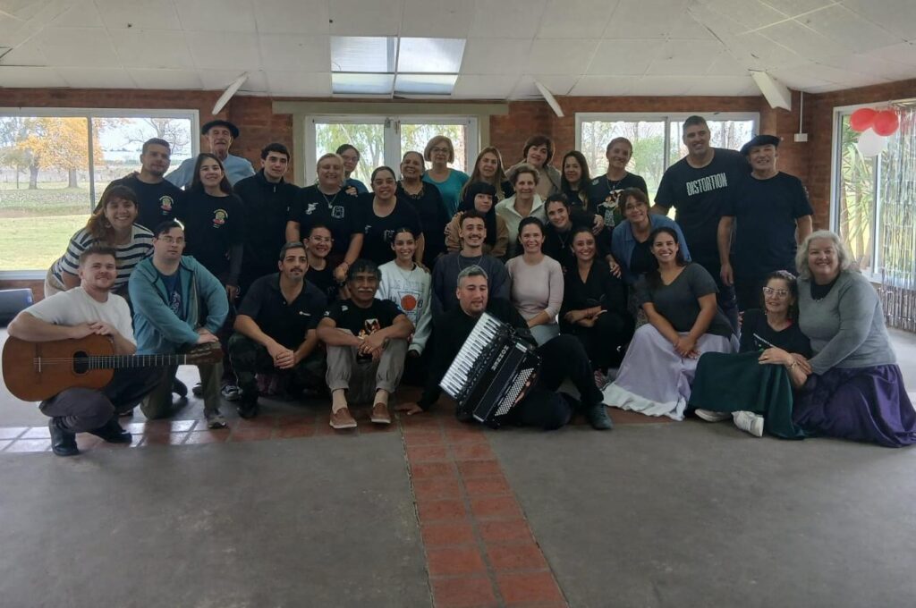 Vivencias del litoral: bailarines de toda la zona disfrutaron del seminario de chamamé que se dictó en giles 2