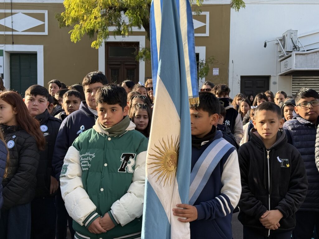 454 estudiantes gilenses prometieron lealtad a la bandera 1