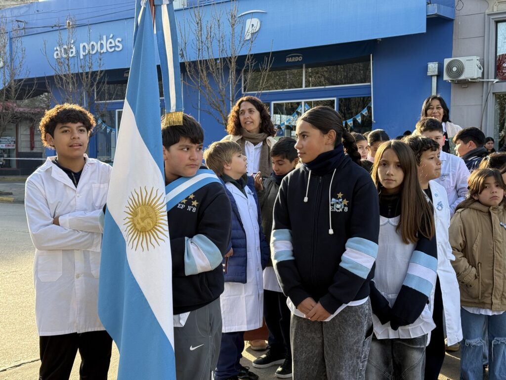454 estudiantes gilenses prometieron lealtad a la bandera 2