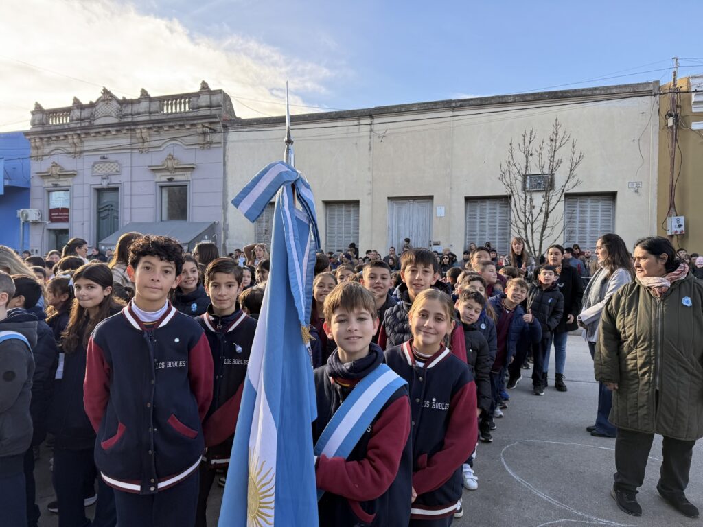 454 estudiantes gilenses prometieron lealtad a la bandera 3