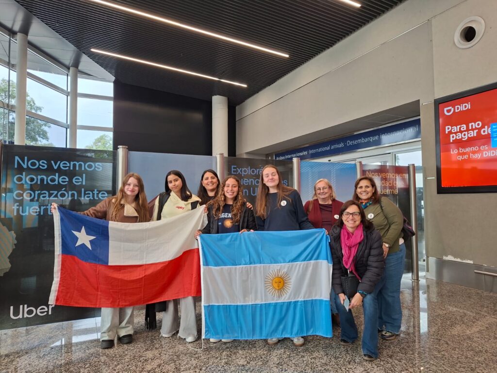 El colegio nuestra señora de luján recibe a dos alumnas de intercambio