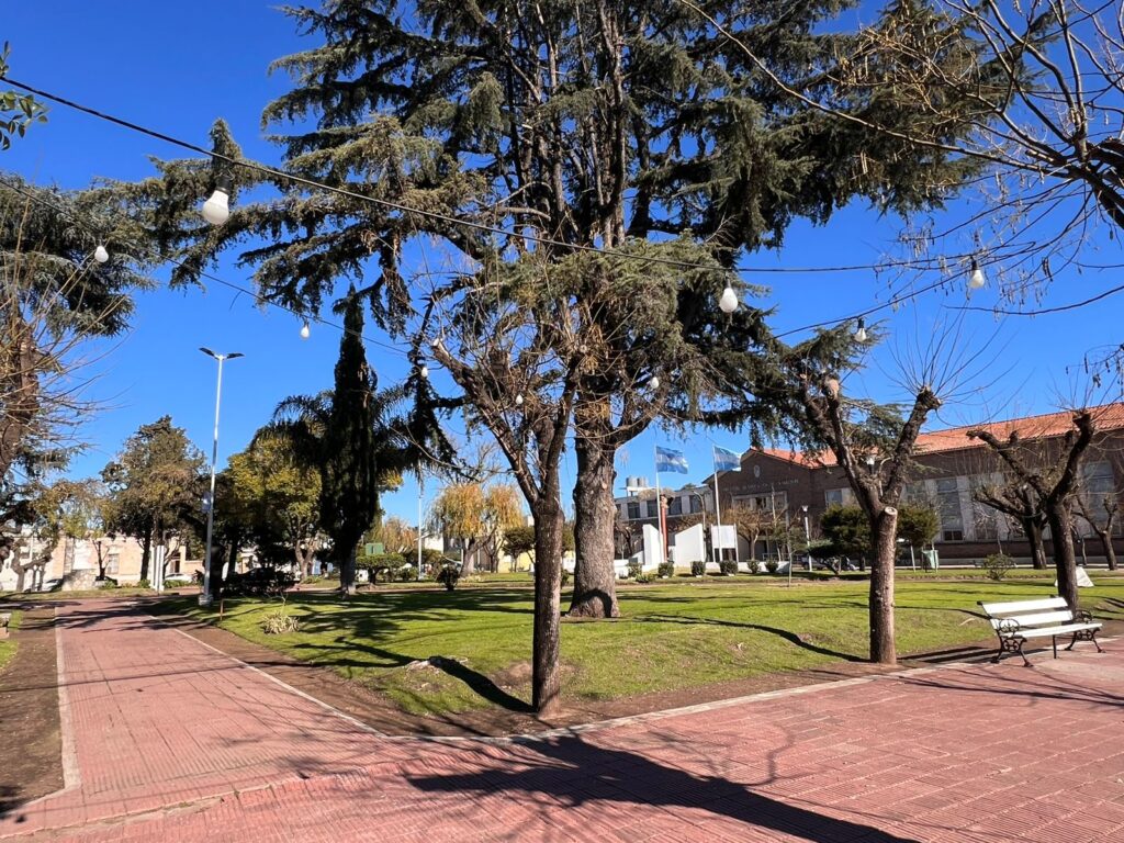 La plaza saraví: un viaje en el tiempo por la historia gilense