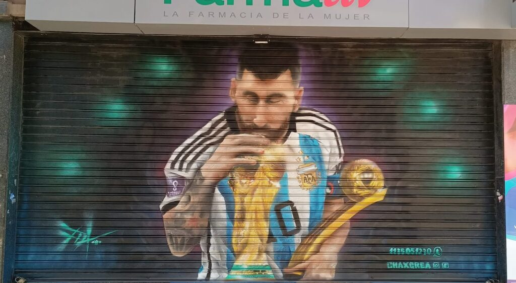 Alexandro ramirez, el muralista que pintará el homenaje al indio solari en giles 2