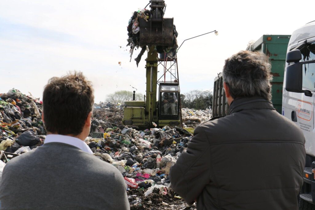 Luján: después de 50 años se cierra el basural a cielo abierto más grande de argentina 1